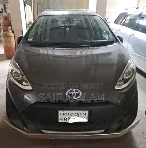 টয়োটা অ্যাকুয়া ২০২০ গ্রে