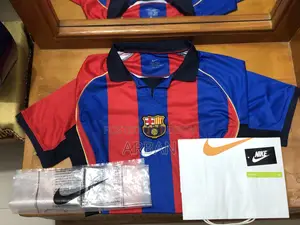 Barcelona 2001-2002 Jersey Kit