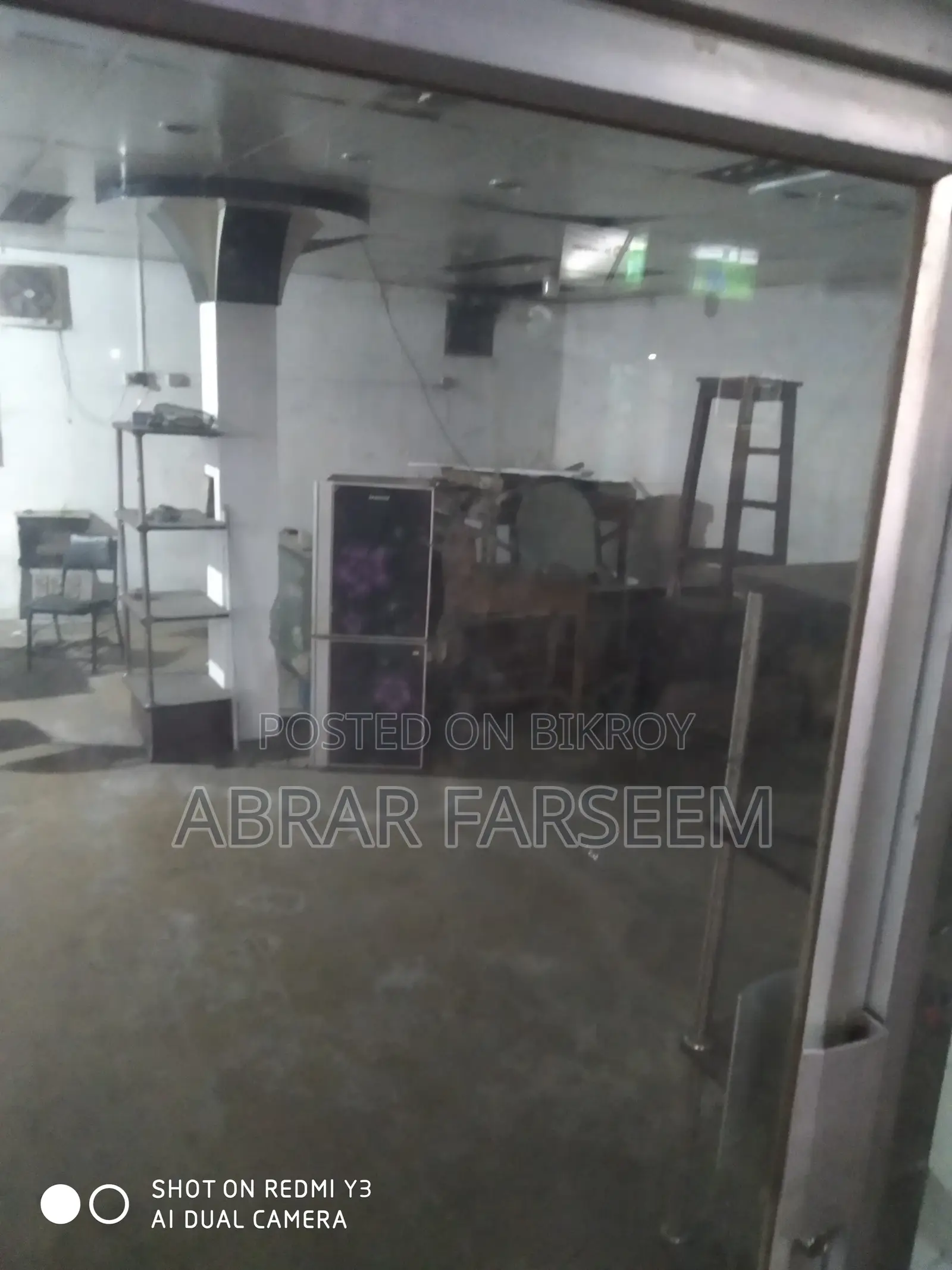 দোকান এবং শোরুম ভাড়ার জন্য