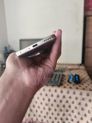 Realme 256 GB Gold