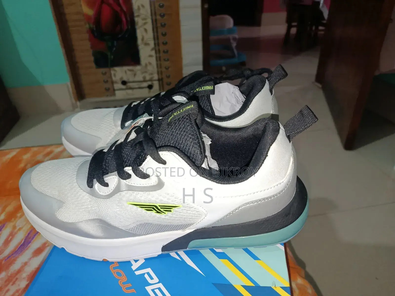 Sneakers Shoe