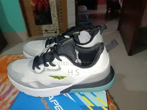 Sneakers Shoe
