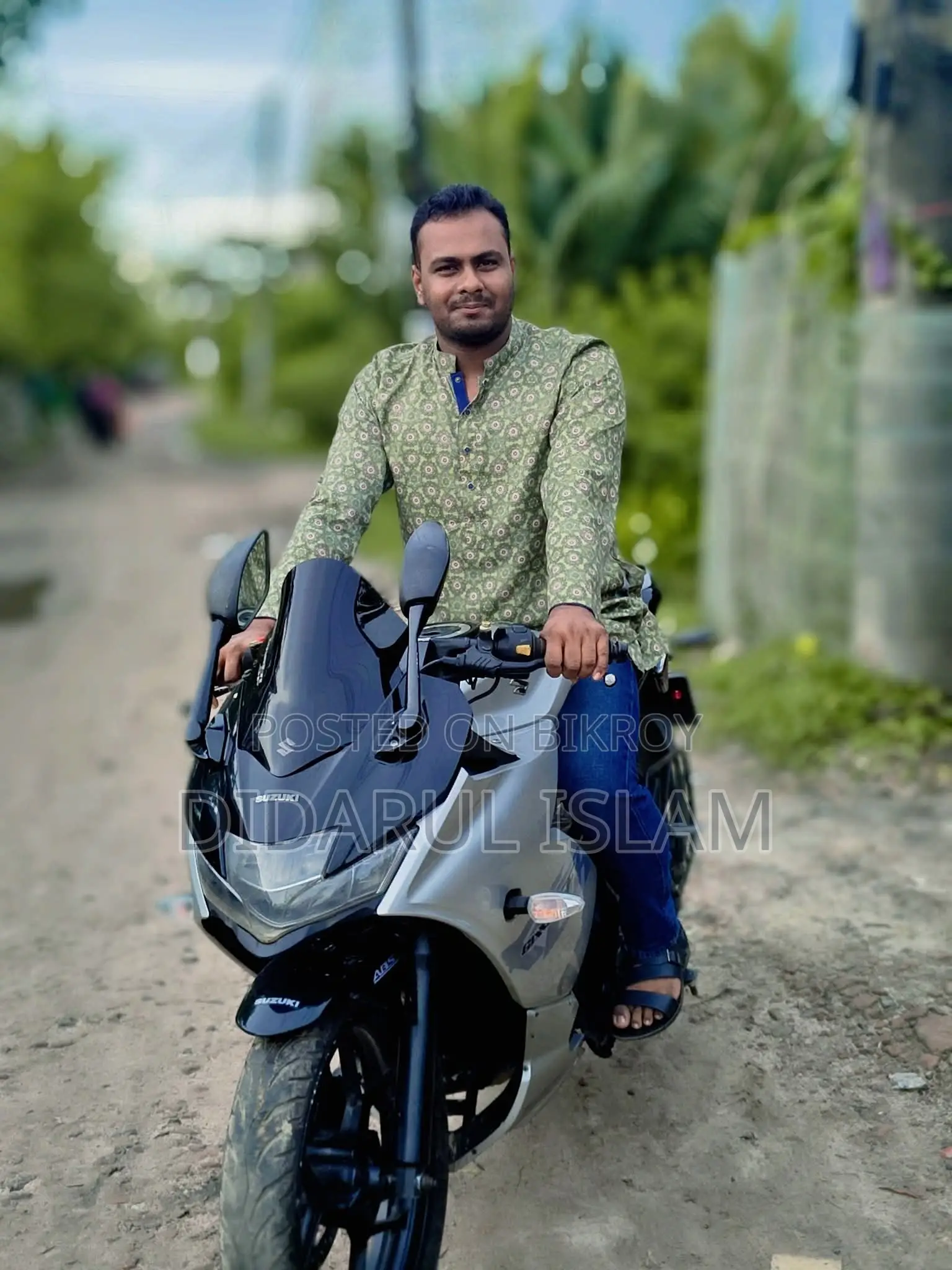 Suzuki Gixxer SF 2023 Silver