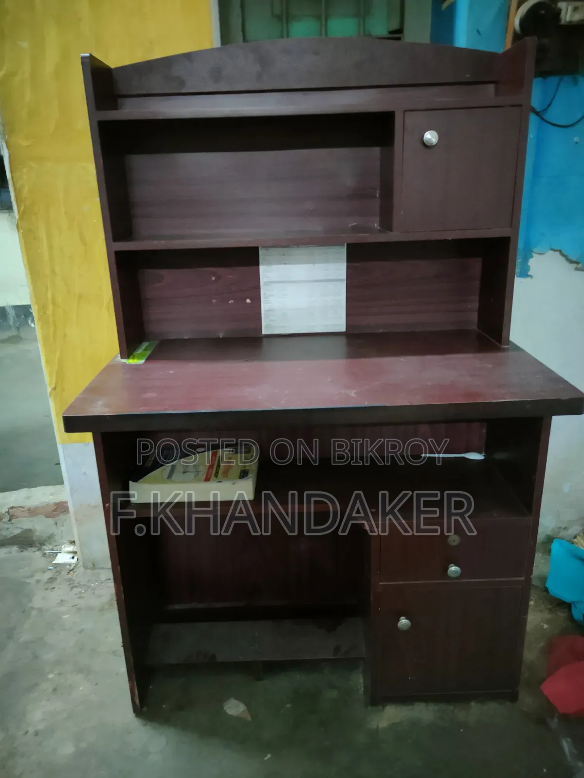 পড়ার টেবিল বিক্রি হবে