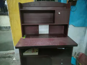 পড়ার টেবিল বিক্রি হবে