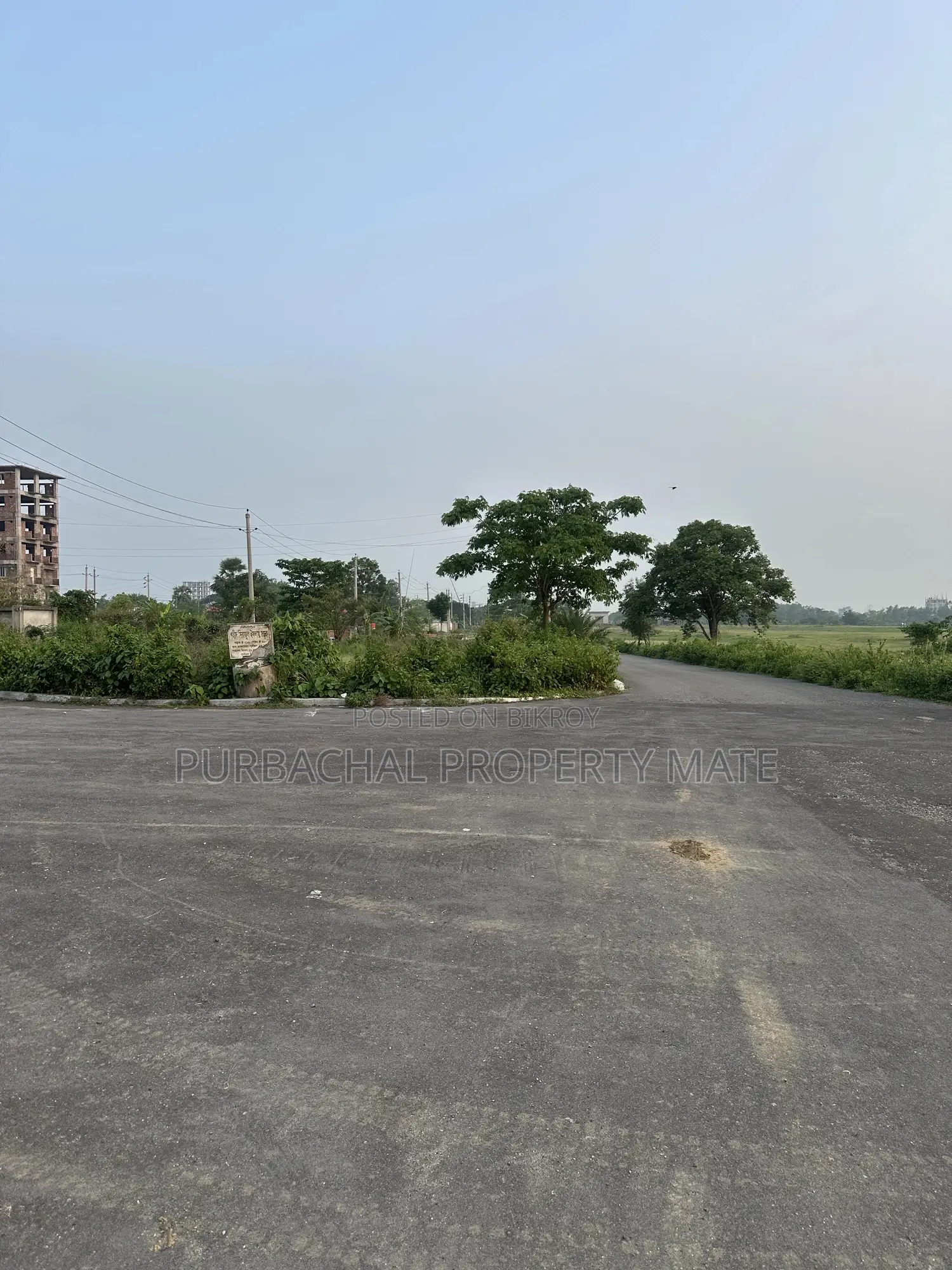 3 Katha South-facing plot for sale on 75ft Avenue in Purbachal Sector 20.