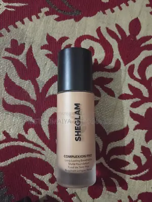 Sheglam Long Lasting Breathable Matte Foundation Shade: Sand
