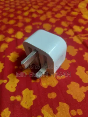 অ্যাপল ২০ ওয়াট অ্যাডাপ্টার