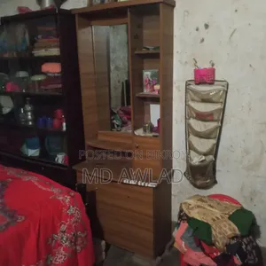 কিছু ফার্নিচার বিক্রি হবে