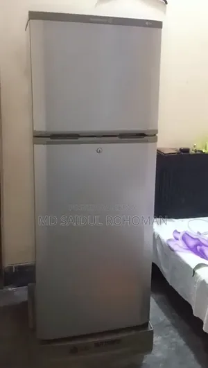 ফ্রিজের কন্ডিশন ভালো এবং কম্প্রেসার অরিজিনাল