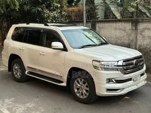 টয়োটা ল্যান্ড ক্রুজার ৪.৫ ভি৮ ভিএক্সআর ২০১৯ পার্ল