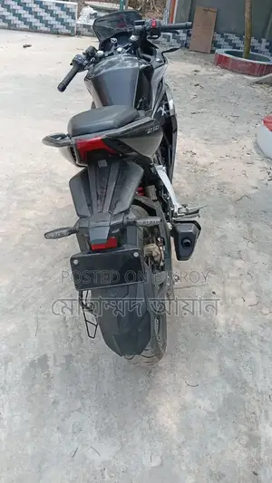 Hero Karizma XMR 210 2023 Black