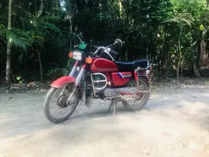 Honda 2002 Red