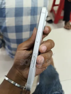 New Apple iPhone 16 128 GB White