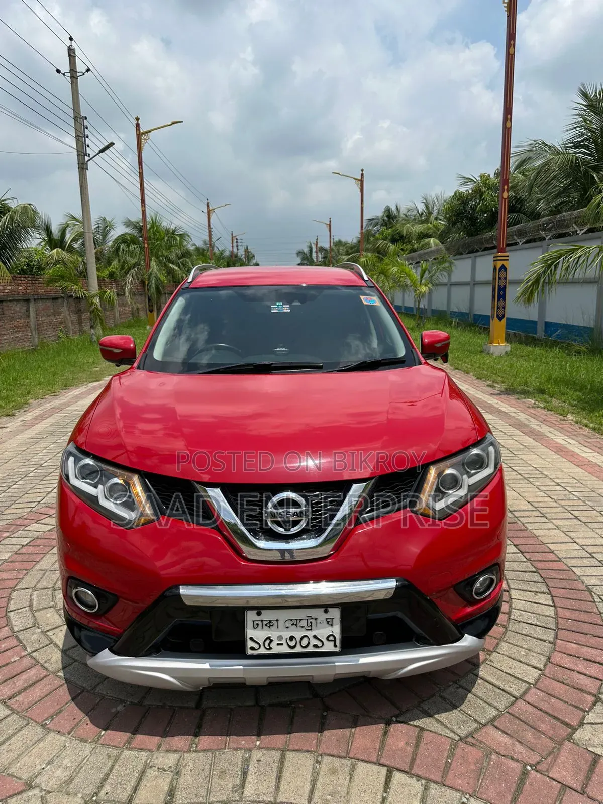 Nissan X-Trail 2.0 Petrol AWD 2013 Red