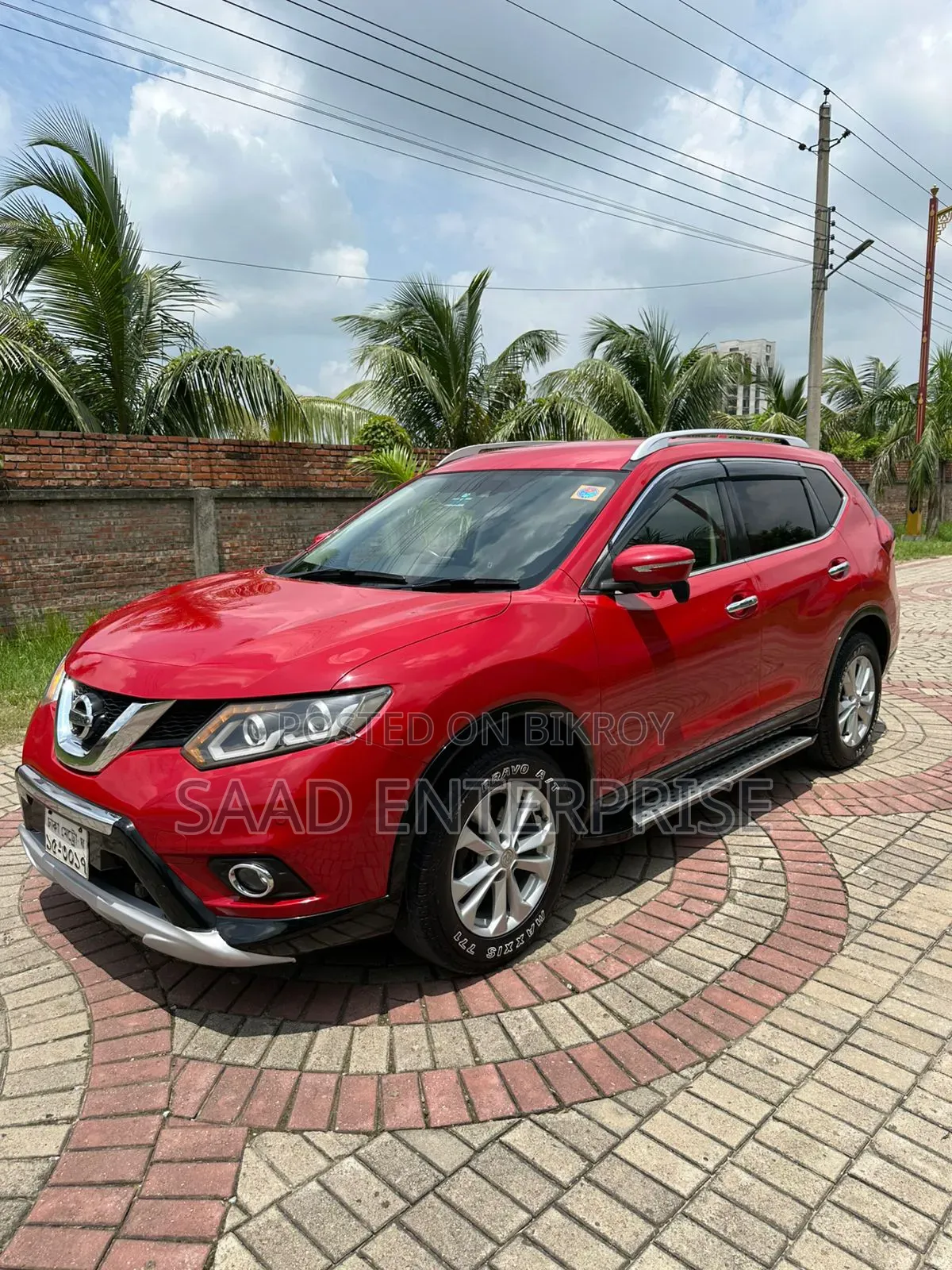 Nissan X-Trail 2.0 Petrol AWD 2013 Red
