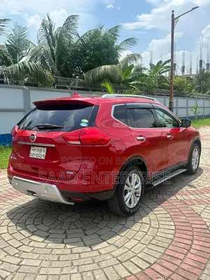 Nissan X-Trail 2.0 Petrol AWD 2013 Red