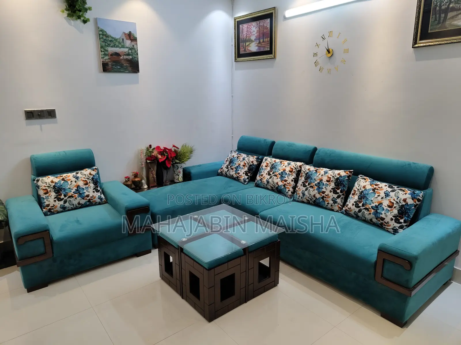 Sofa Set With Divan, Cushions, and Tea Table