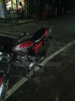 Honda 2006 Red