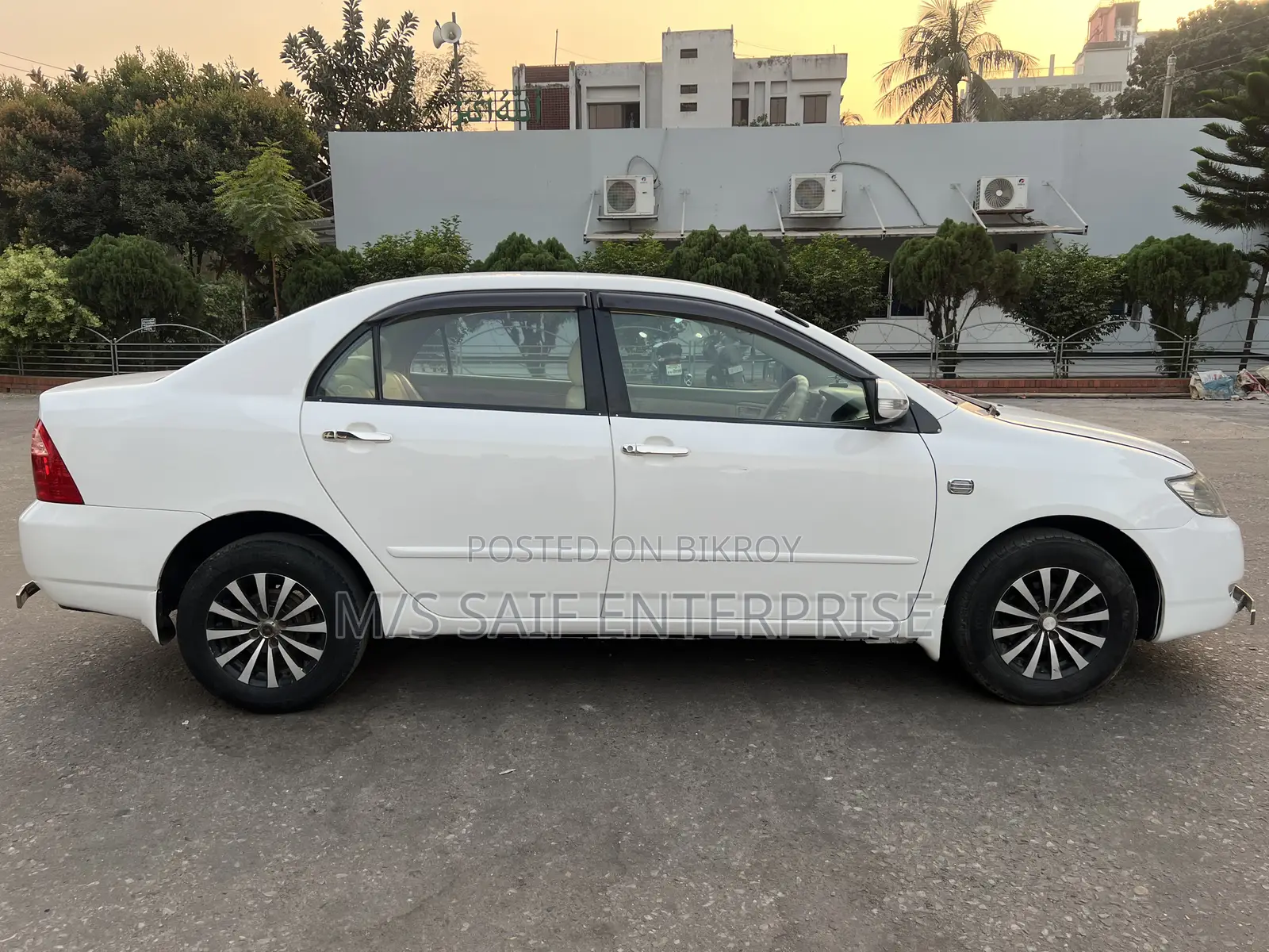 Toyota Corolla Sedan 2005 White