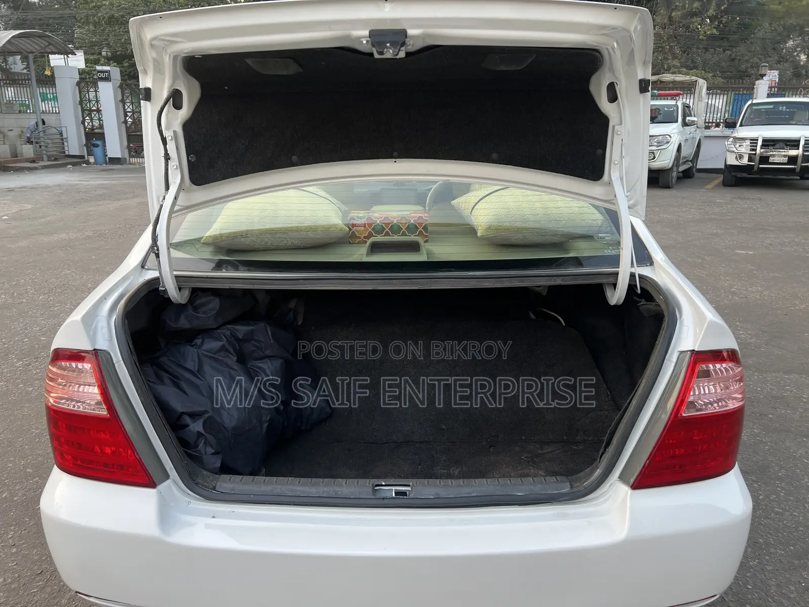 Toyota Corolla Sedan 2005 White