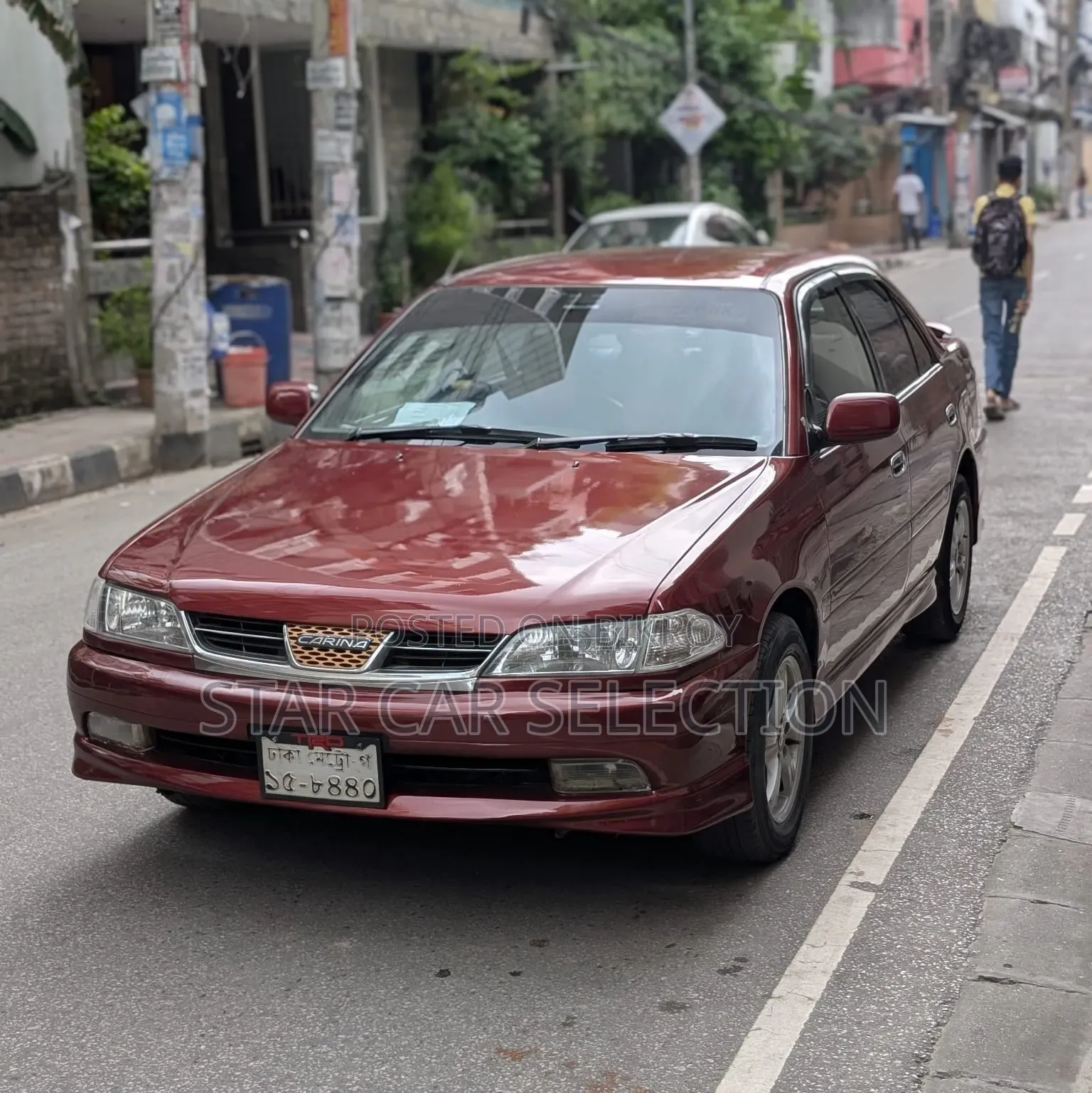 টয়োটা করিনা ১.৫ এফডব্লিউডি সেডান ২০০০ লাল