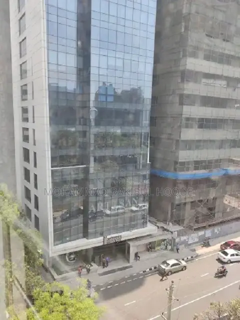 ভাড়ার জন্য বাণিজ্যিক অফিস স্পেস