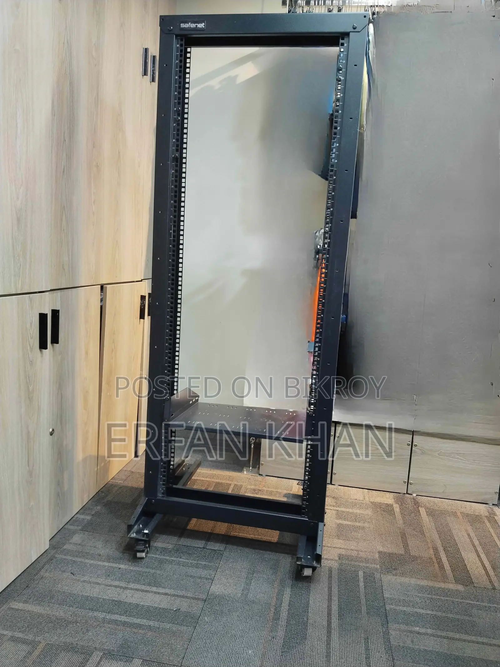 Safenet 32u 2 Open Frame Floor Standing Rack