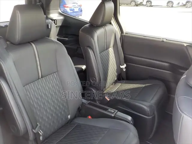 Toyota Noah 2023 Pearl
