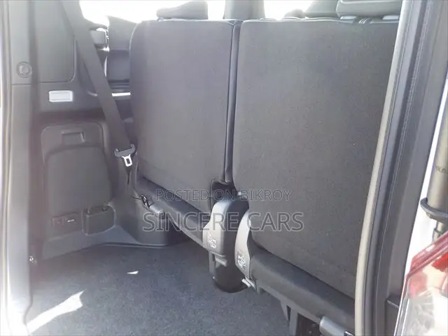 Toyota Noah 2023 Pearl