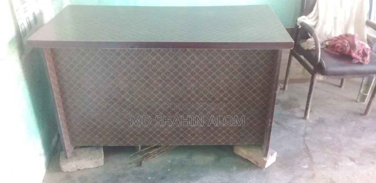 Office table for sale urgently