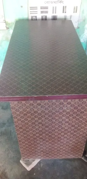 Office table for sale urgently