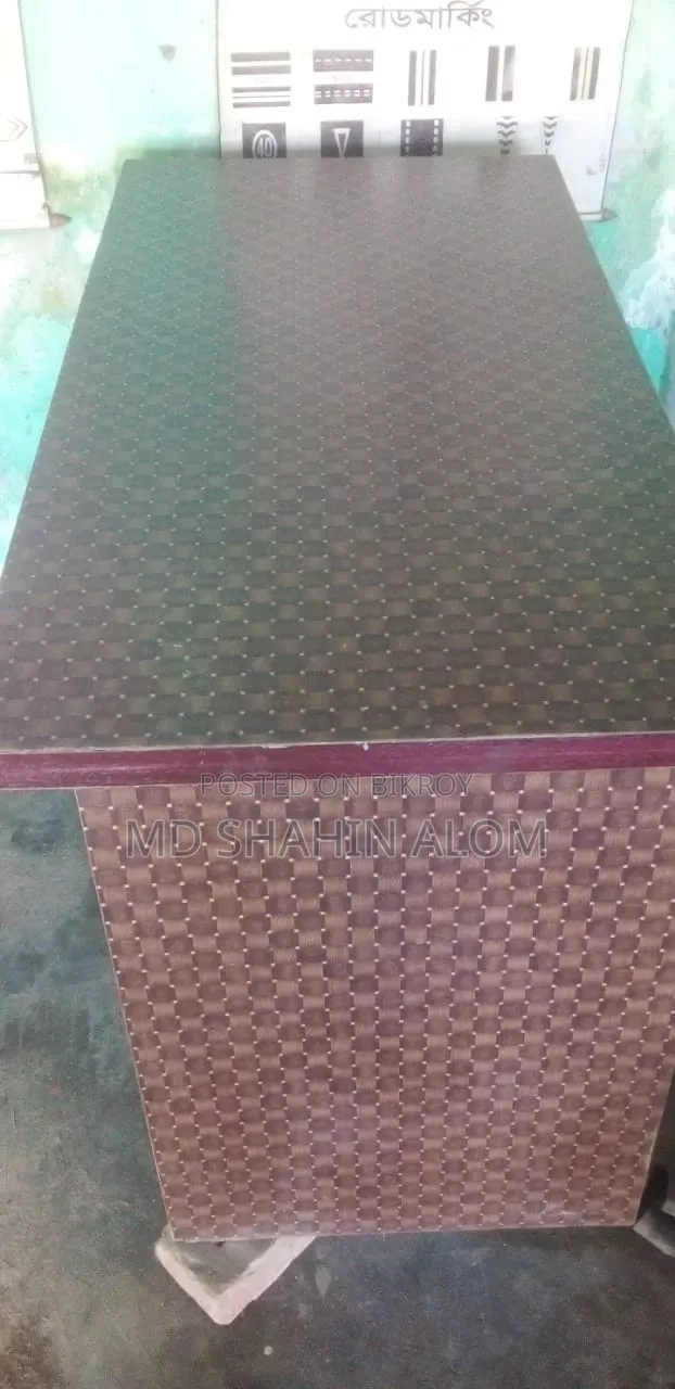 Office table for sale urgently