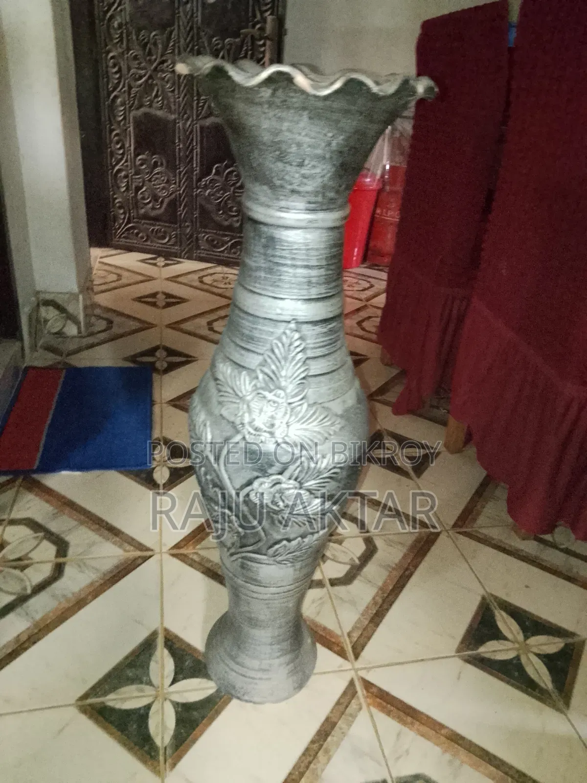 বড় ফুলের টব