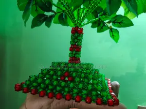 পুঁতির তৈরি গোলাপ গাছ