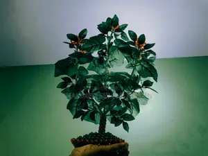 পুঁতির তৈরি গোলাপ গাছ