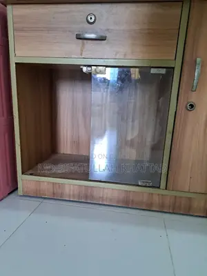 ড্রেসিং টেবিল