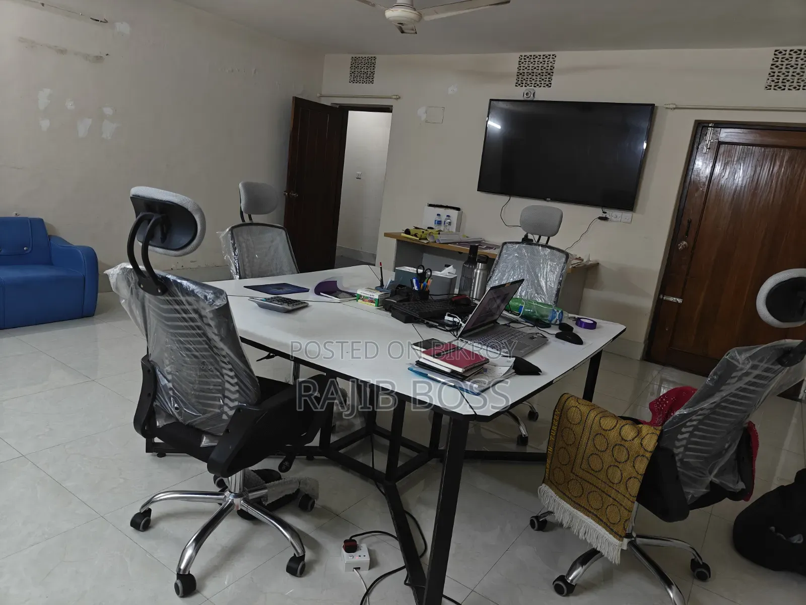 Office Room (Sub-let)
