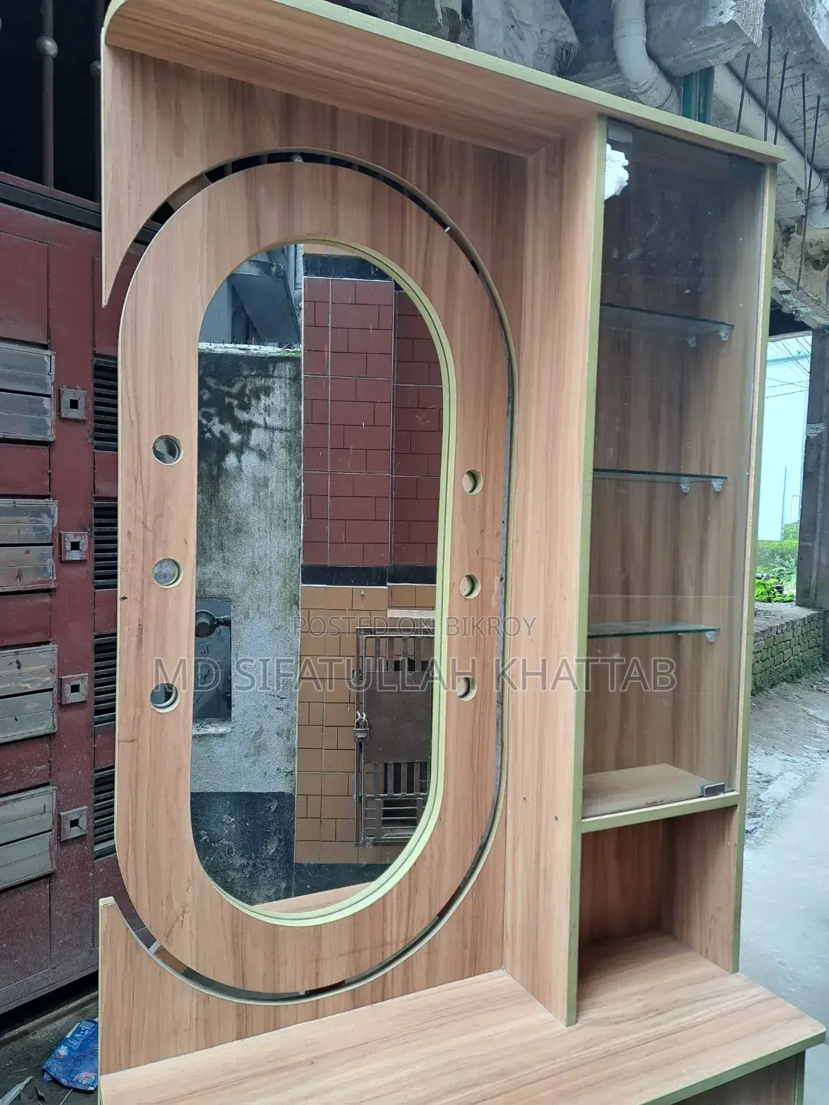 ড্রেসিং টেবিল