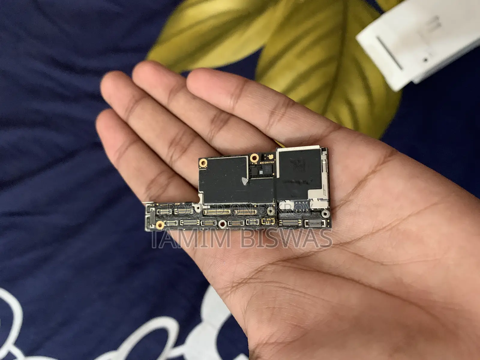 New Apple iPhone XS 64 GB White