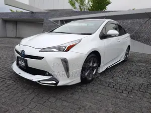 Toyota Prius 2021 Pearl