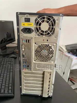 Desktop Computer Lenovo 8GB AMD Ryzen 3 SSD 128GB