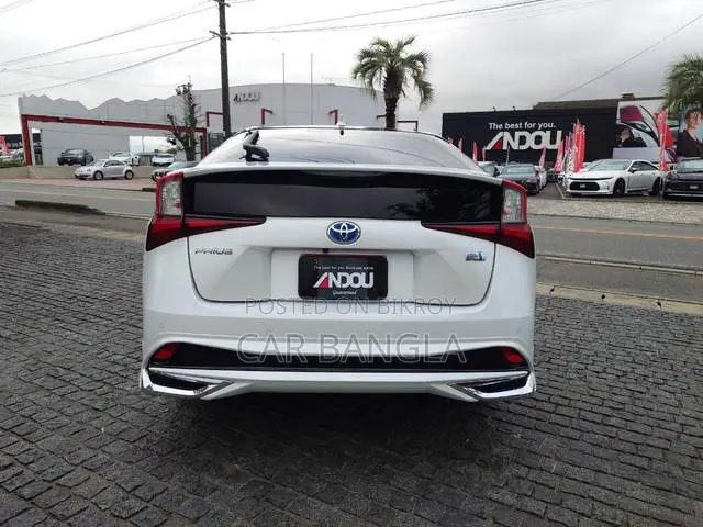 Toyota Prius 2021 Pearl
