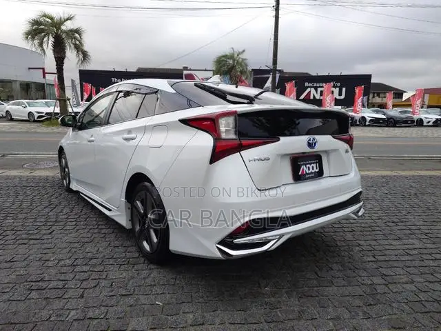 Toyota Prius 2021 Pearl