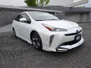 Toyota Prius 2021 Pearl