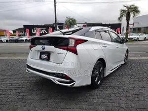 Toyota Prius 2021 Pearl