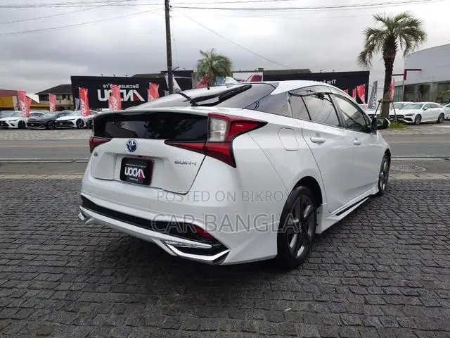 Toyota Prius 2021 Pearl