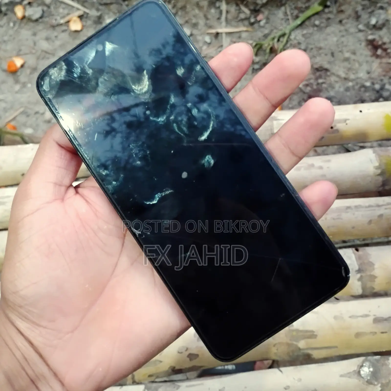 Vivo Y28 8 GB Blue