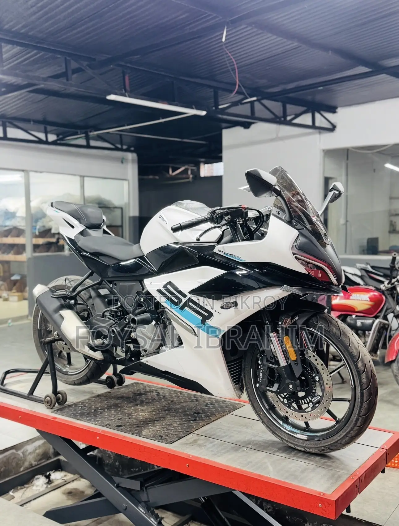 CFMoto 300SR 2026 White