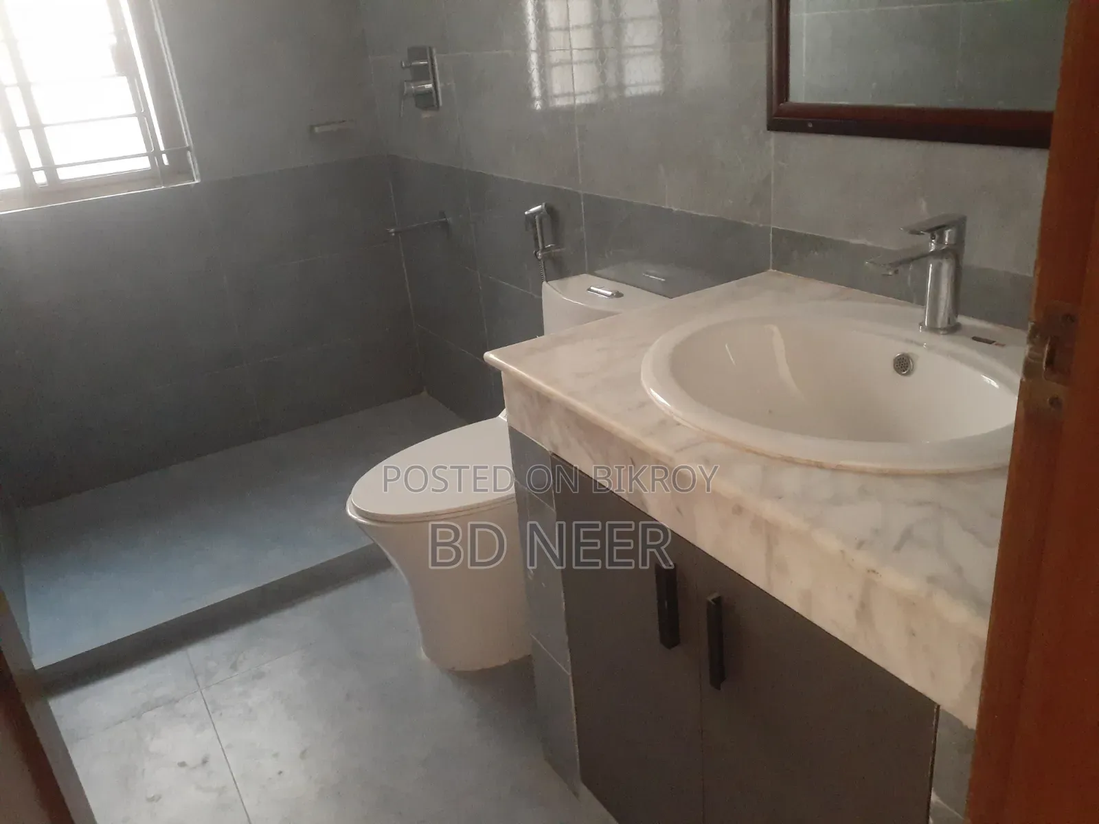 4bdrm Apartment in Gulshan for Rent
